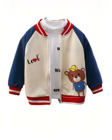 Blouson teddy beige avec un imprimé ourson sur fond blanc.
