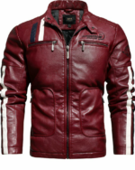 Blouson moto en simili cuir rouge sur fond blanc