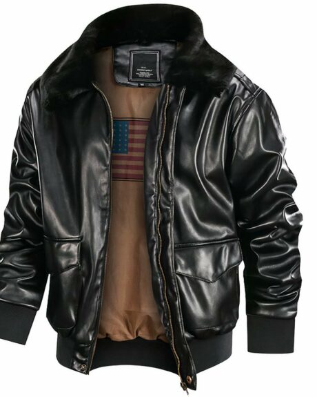 blouson aviateur homme en simili cuir avec un col fourré sur un fond blanc