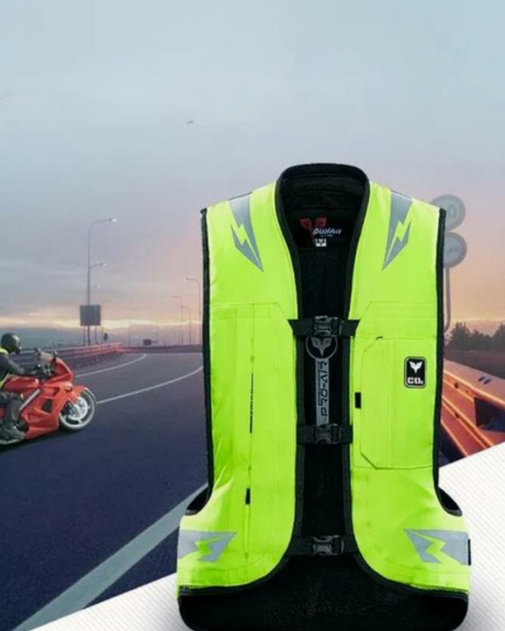Un blouson airbag moto jaune fluorescent à manches courtes