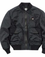 Blouson bomber noir fermé pour homme sur fond blanc